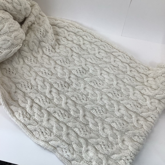 Anthropologie Chunky Cable Scarf - Picture 6 of 7